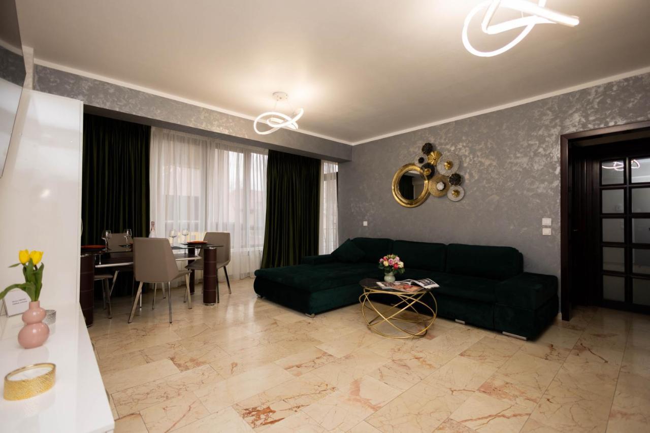 Central Apartament 3 Jászvásár Kültér fotó