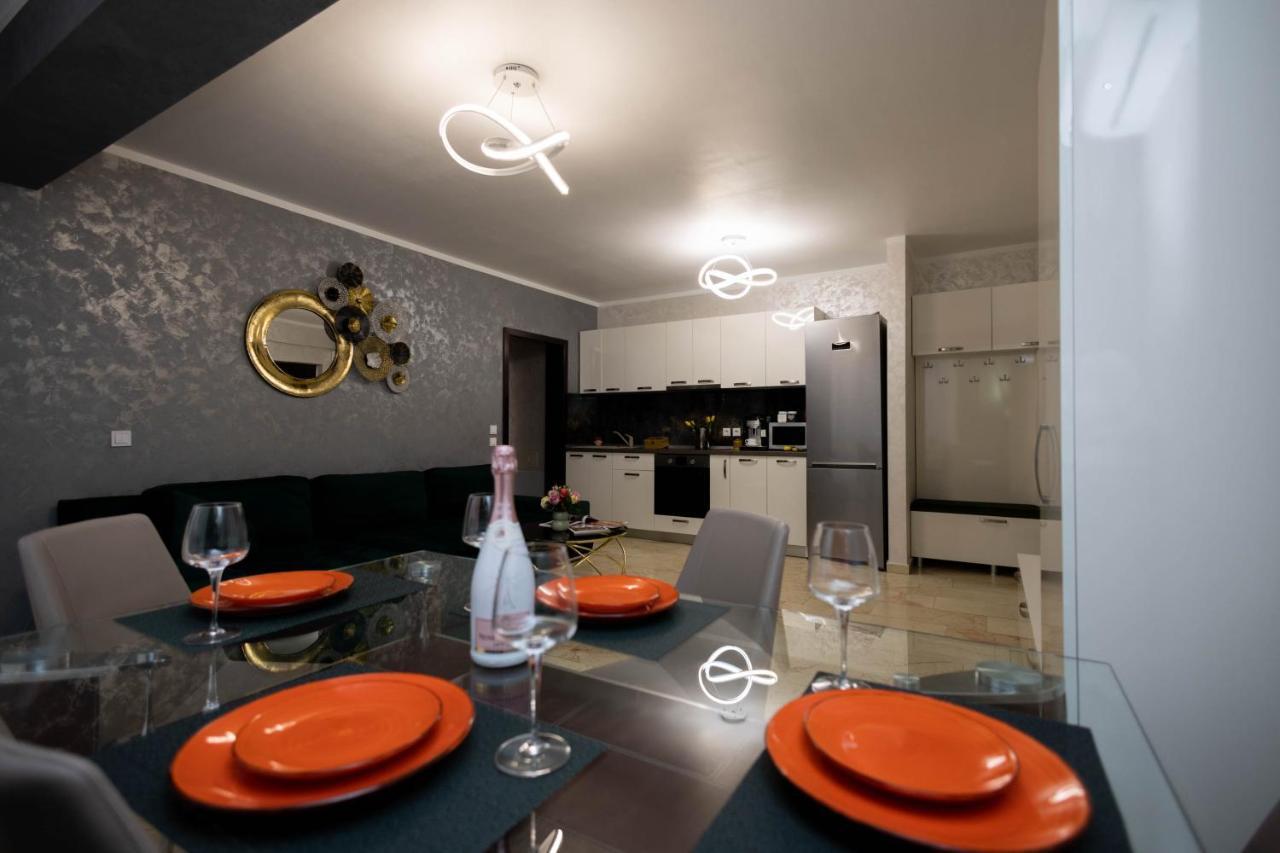 Central Apartament 3 Jászvásár Kültér fotó